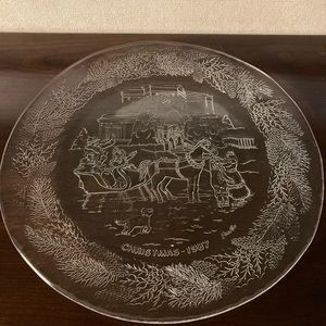 Vintage Ethan Allen platter” Christmas-1987”